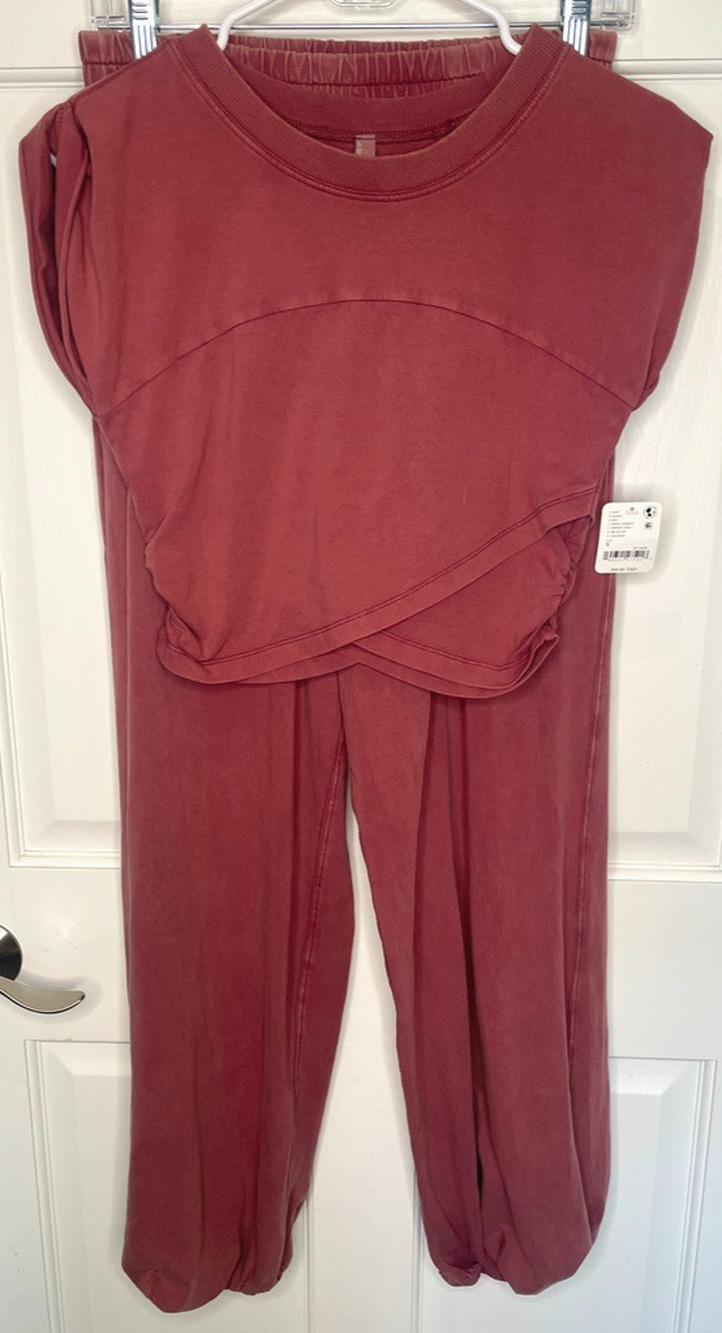 NWT Women’s FP Movement Hot Shot Crossover Set Sz S Cherry Red Boho Free People